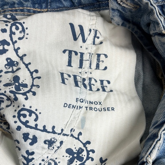 Free People
Equinox Cotton Wide Leg Jeans in Open Sky - Picture 5 of 13